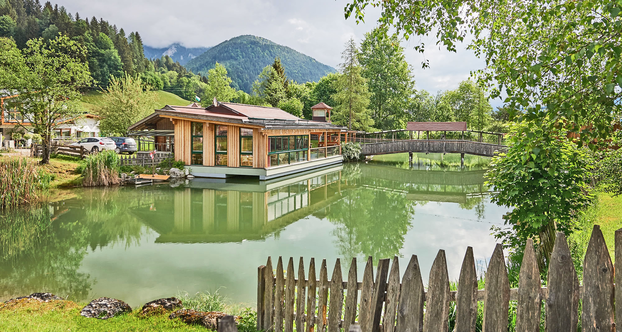 Restaurant Speckhütte, direkt am Teich, im Sommer